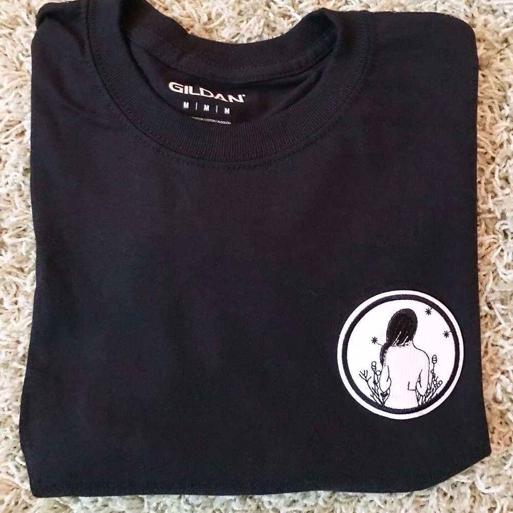 Cute crop top patch shirt